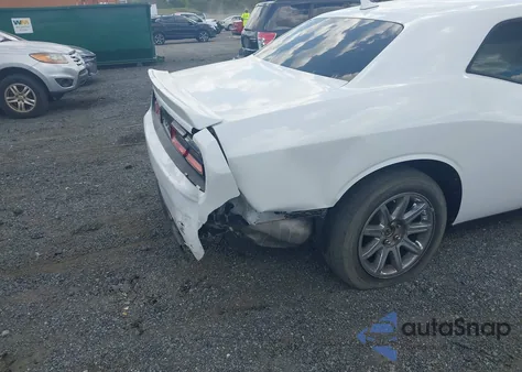 2015 Dodge Challenger Sxt Plus z USA, uszkodzony, nr VIN 2C3CDZBG7FH789367